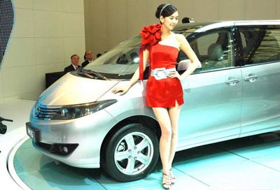 BYD M6 makes global debut at Shanghai show